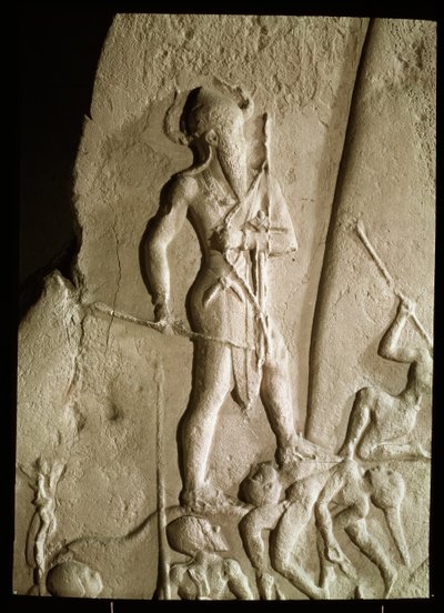 Stele della vittoria di Naram-Sin (2225-2185 a.C.) Re di Akkad sui Lullubi, Periodo Accadico, c.2230 (arenaria rosa) (dettaglio) da Mesopotamian